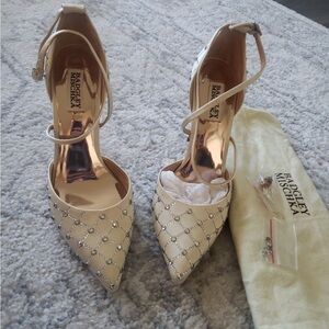 NEW Badgley Mischka Jeweled Wedding Heels Shiloh Pumps